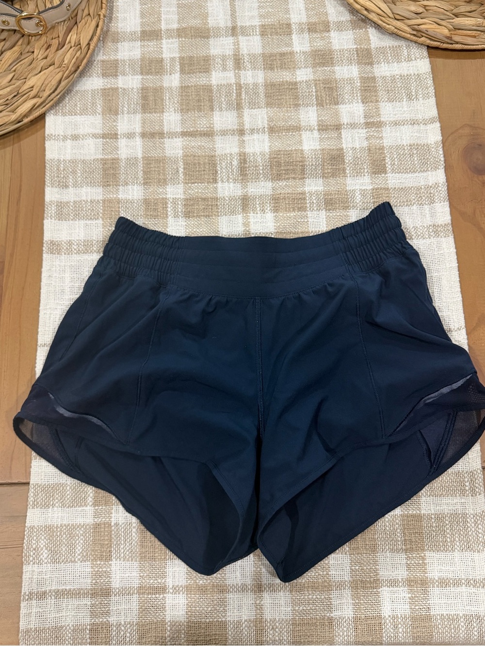 Lululemon athletic shorts 2.5 inseam